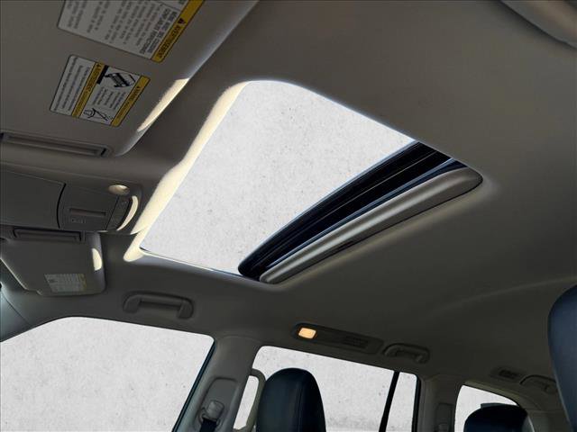 Used 2021 Nissan Armada SL w/ Captain's Chairs Package image 24