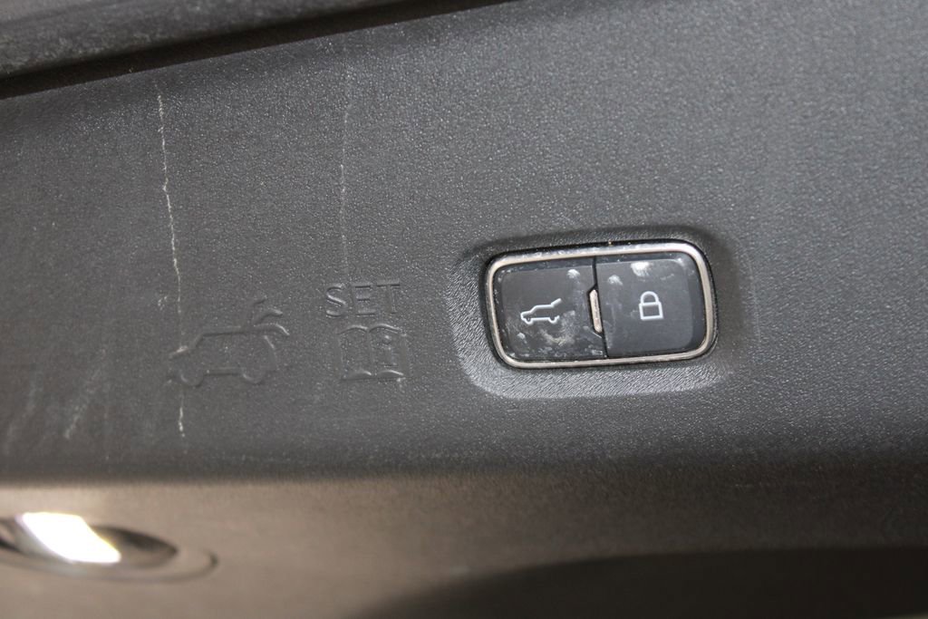 Used 2025 Lincoln Navigator Reserve AWD/4WD image 18