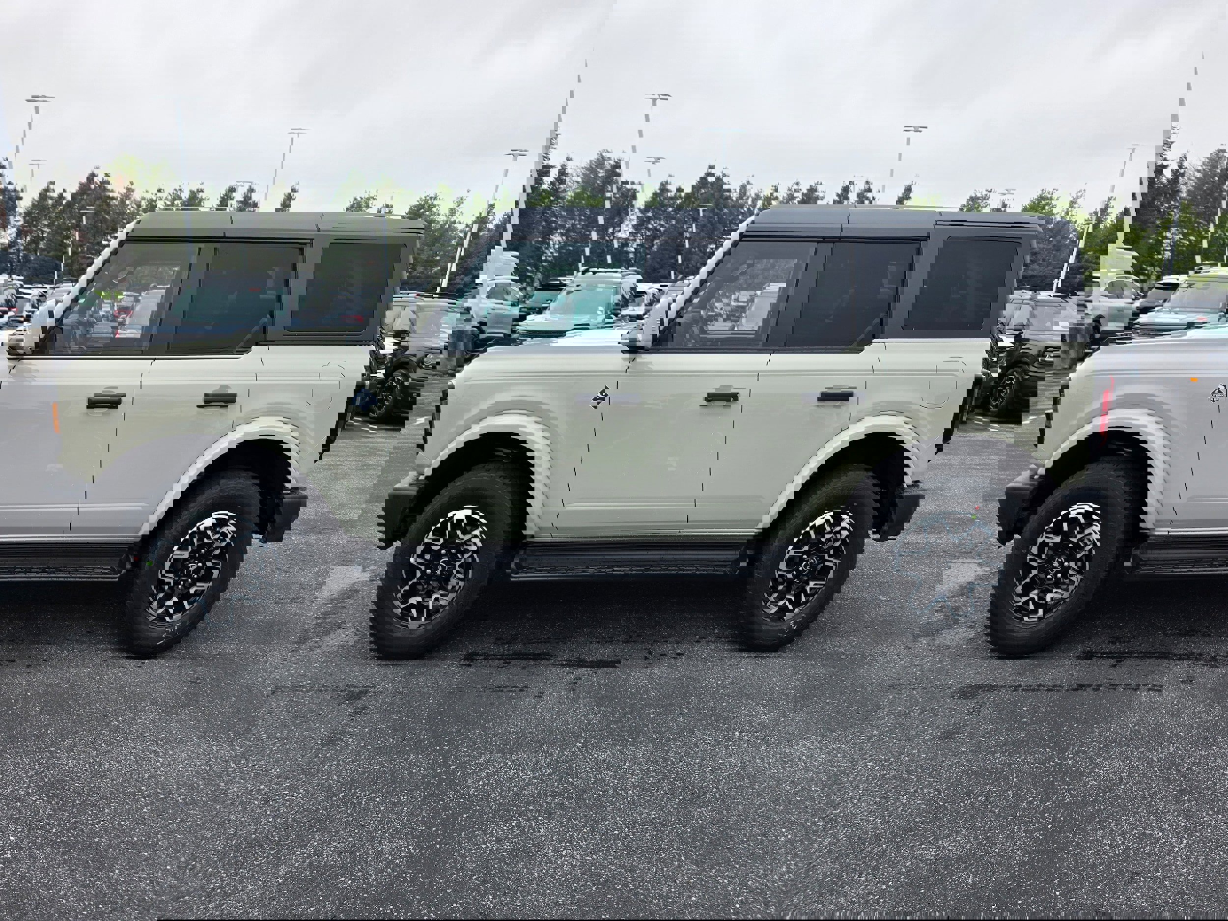 New 2026 Ford Bronco Outer Banks image 2