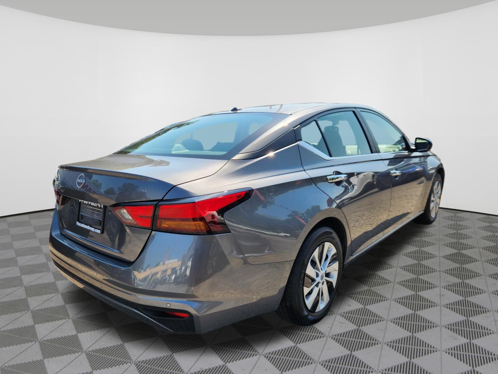 Certified 2025 Nissan Altima 2.5 S FWD image 4