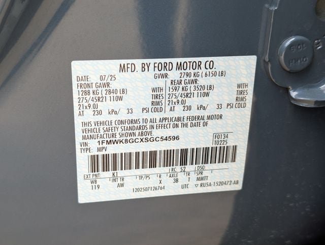 Used 2025 Ford Explorer ST AWD/4WD image 31