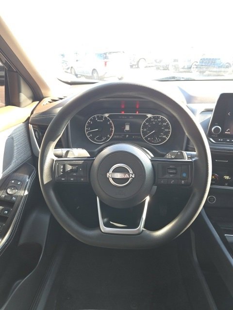 Used 2022 Nissan Rogue SV image 25