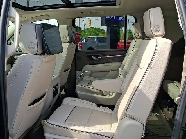 Used 2024 GMC Yukon XL Denali image 9