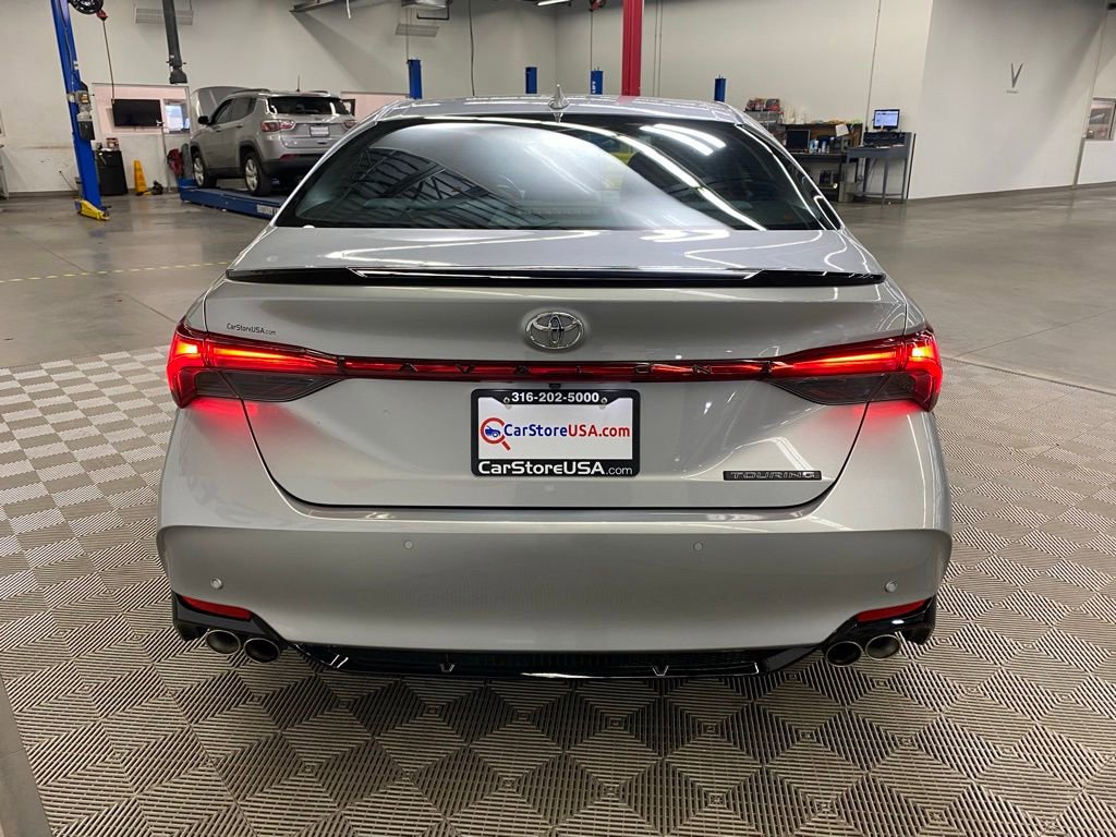 Used 2019 Toyota Avalon Touring image 10