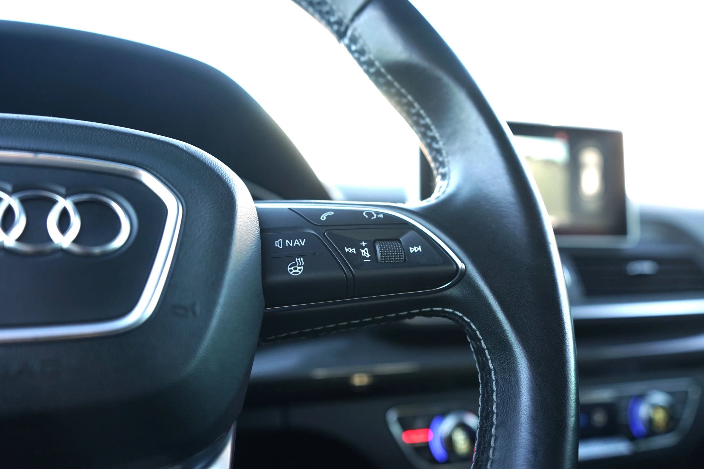 Used 2018 Audi SQ5 Premium Plus image 24