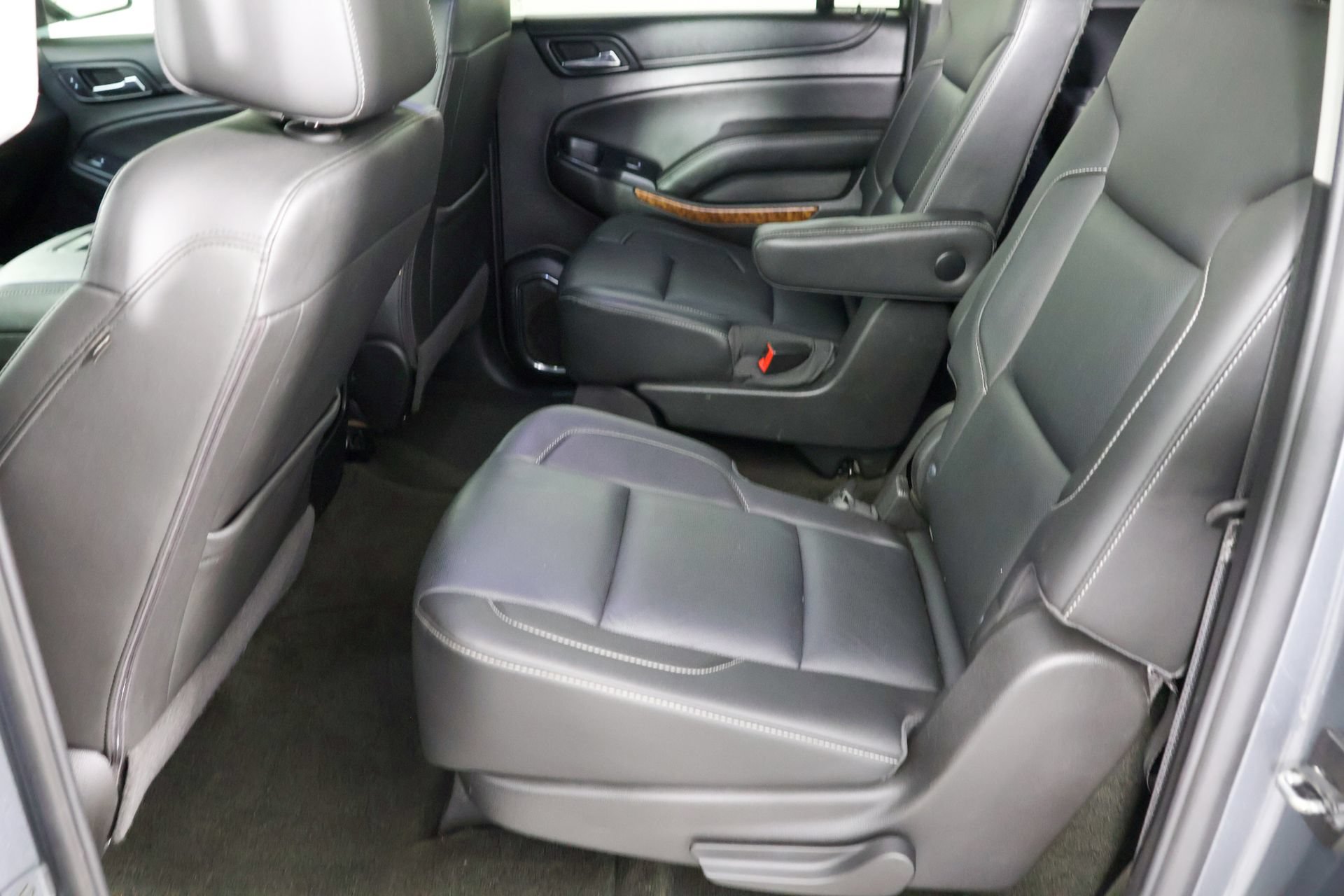Used 2018 Chevrolet Suburban Premier AWD/4WD image 26