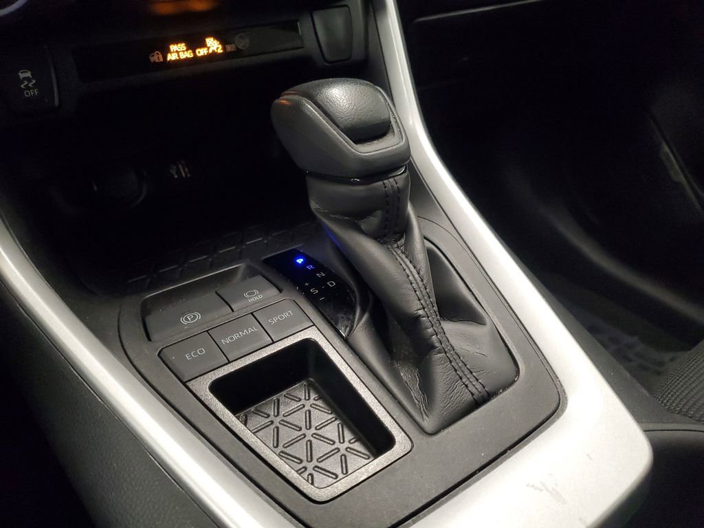 Used 2023 Toyota RAV4 LE image 28