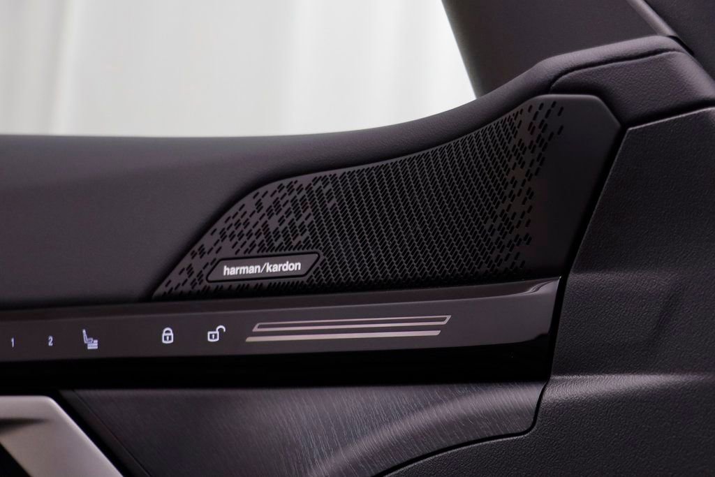 New 2026 BMW 530i xDrive w/ Premium Package image 7