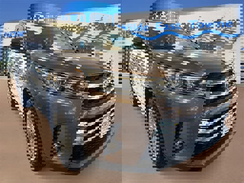 Used 2018 Toyota Highlander Limited image 2