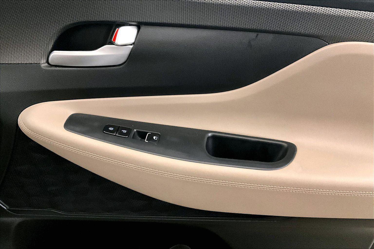 Used 2020 Hyundai Santa Fe SE image 23