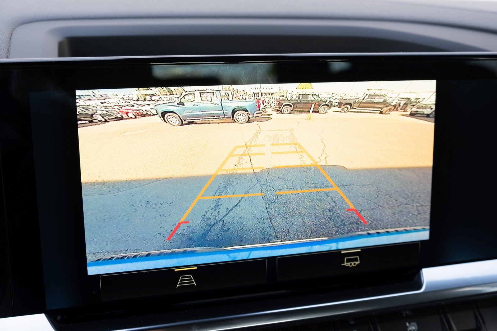 Used 2025 Chevrolet Silverado 1500 LT image 4