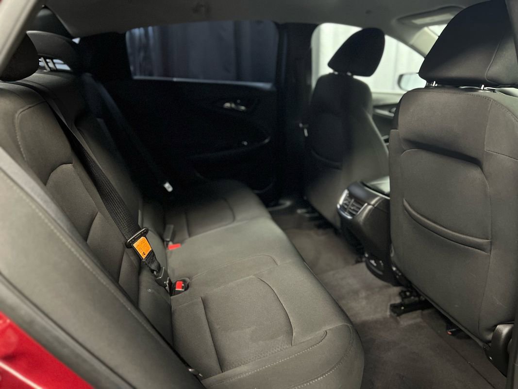 Used 2018 Chevrolet Malibu LT w/ Driver Confidence Package image 23