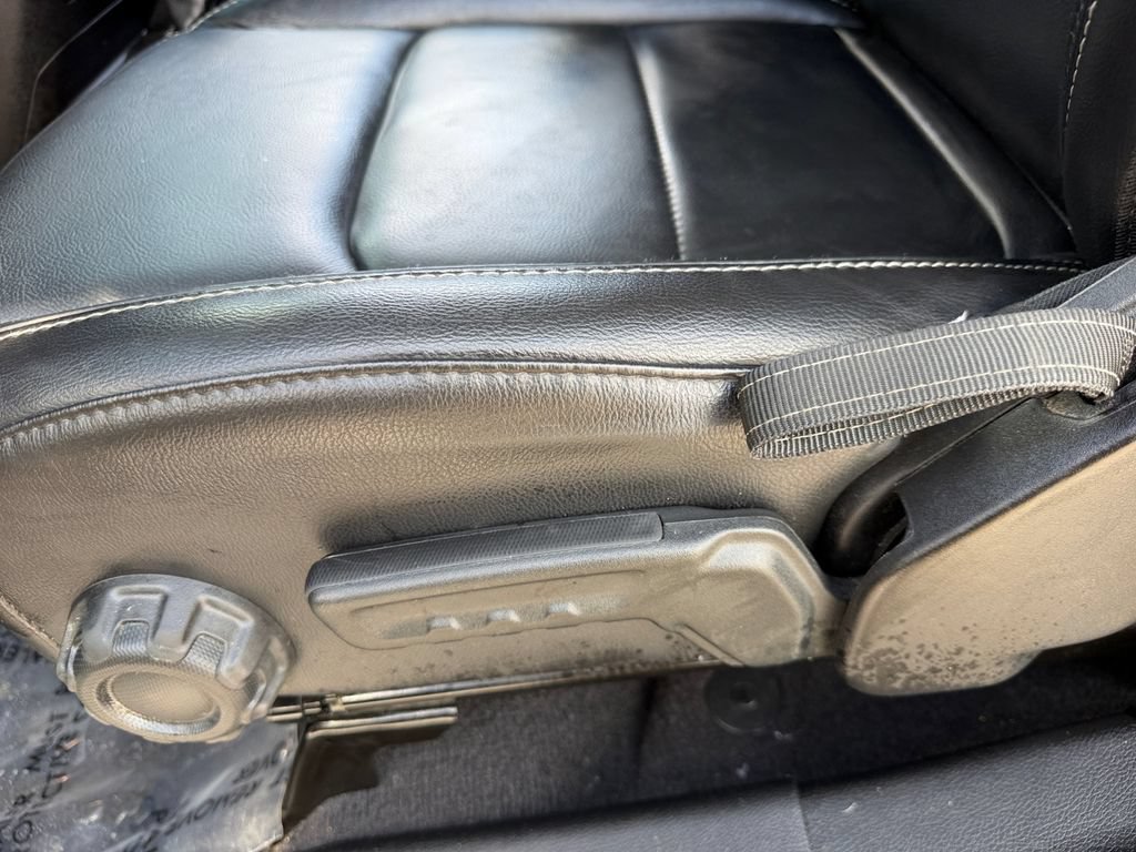 Used 2019 Jeep Wrangler Unlimited Sahara AWD/4WD image 16