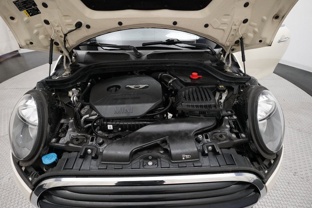 Used 2017 MINI Cooper 2-Door Hardtop image 3