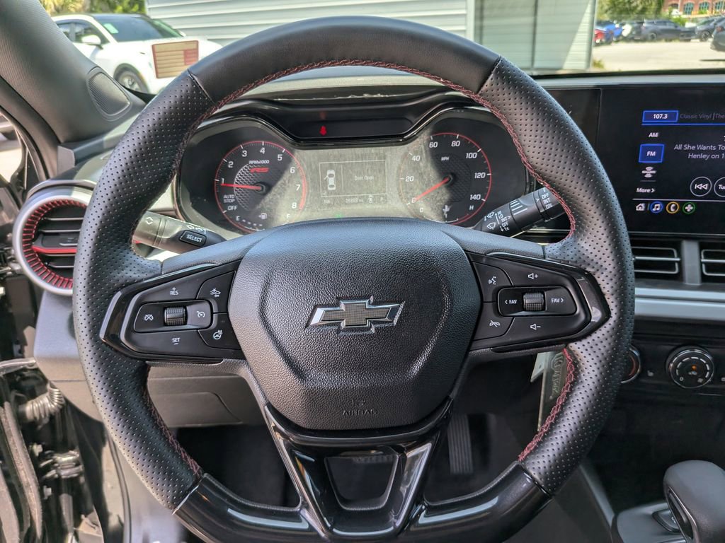 Used 2024 Chevrolet Trax RS FWD image 28