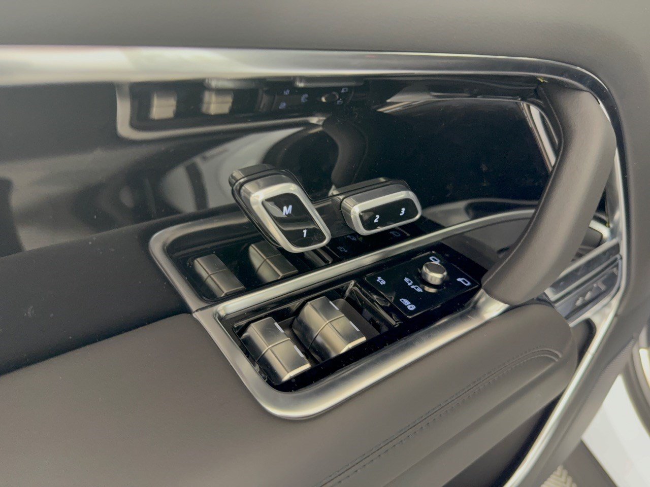 New 2026 Land Rover Range Rover SE AWD/4WD image 15