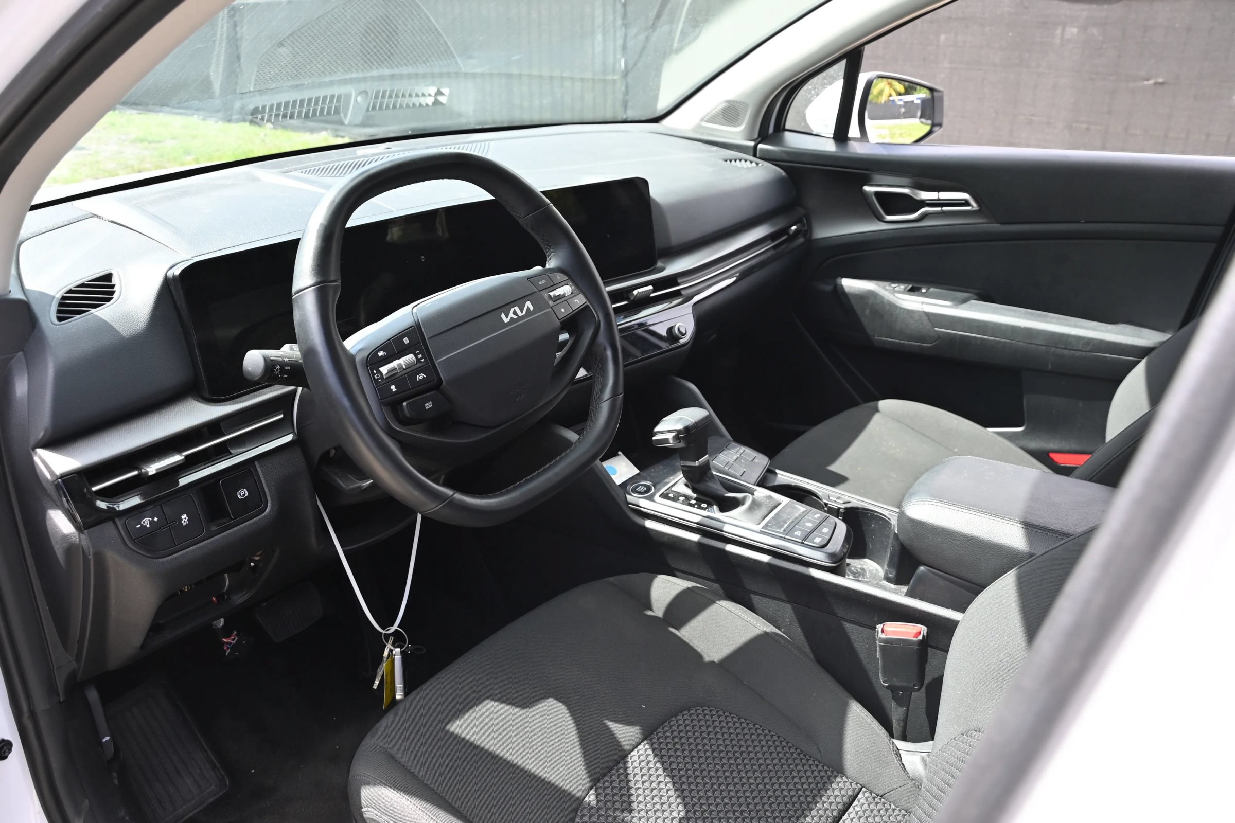 Used 2026 Kia Sportage LX FWD image 12