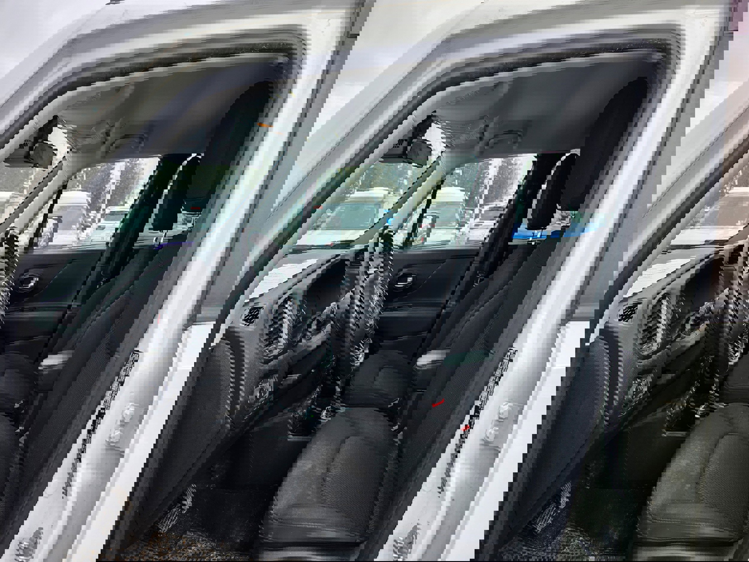 Used 2018 Jeep Renegade Altitude image 10