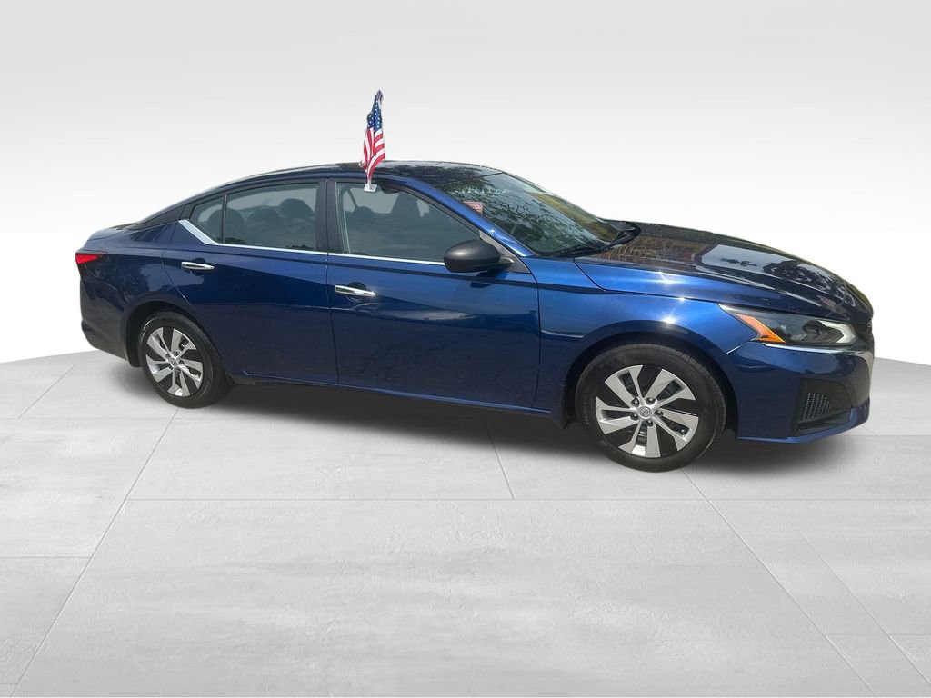 Used 2024 Nissan Altima 2.5 S FWD image 26