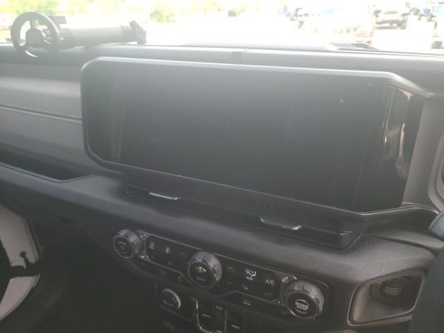 Used 2024 Jeep Wrangler Unlimited Sport w/ Convenience Group AWD/4WD image 16