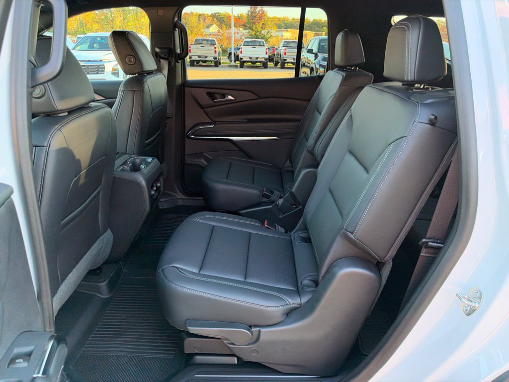 New 2027 Chevrolet Traverse LT w/ Driver Confidence Package AWD/4WD image 39