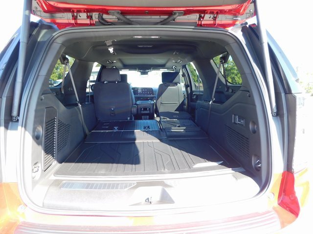 New 2025 Chevrolet Suburban Premier image 31