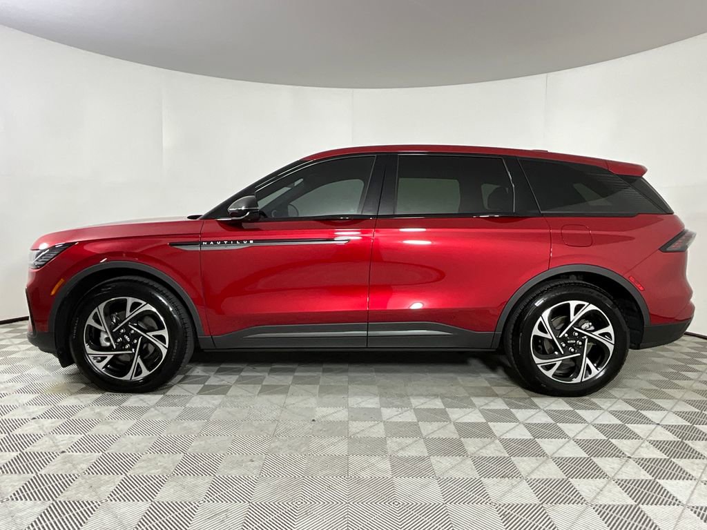 Used 2025 Lincoln Nautilus Premier w/ Jet Appearance Package image 2