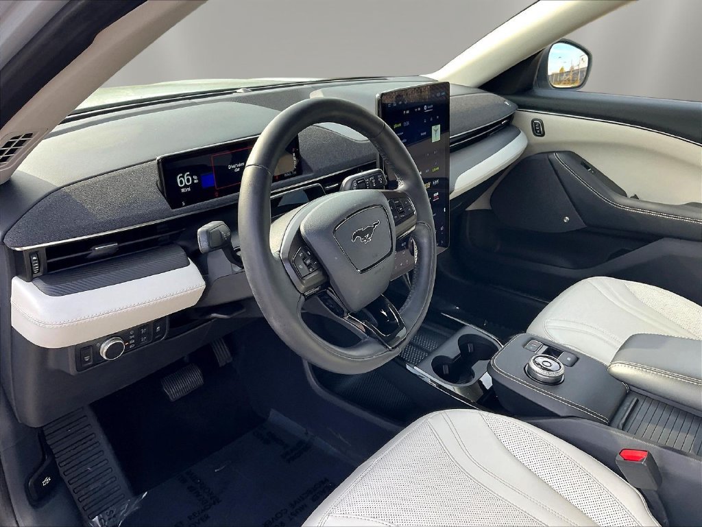 Used 2021 Ford Mustang Mach-E Premium AWD/4WD image 17