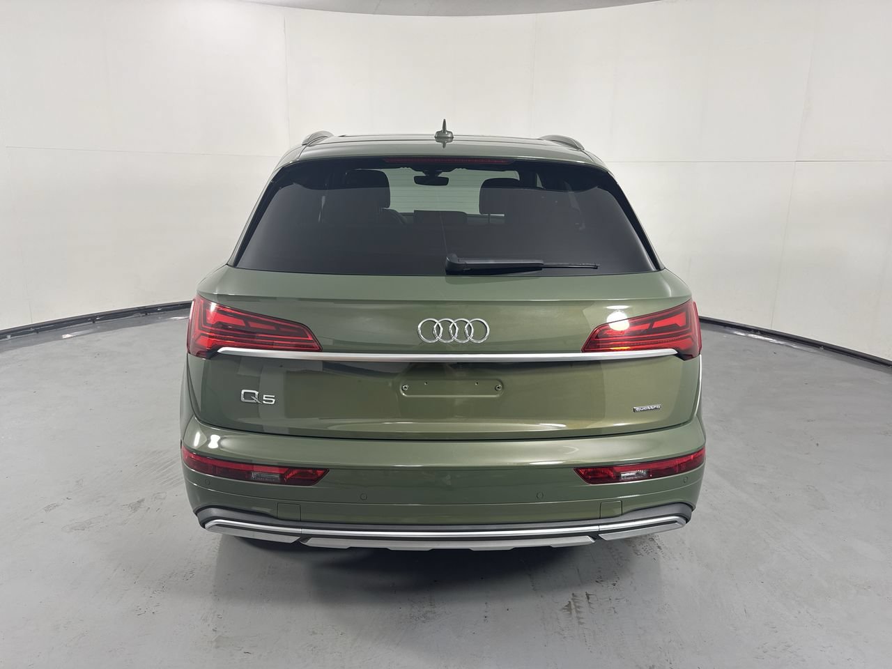Used 2023 Audi Q5 2.0T Premium w/ Convenience Package AWD/4WD image 6