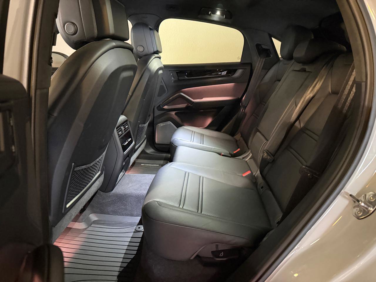 Used 2025 Porsche Cayenne GTS image 13