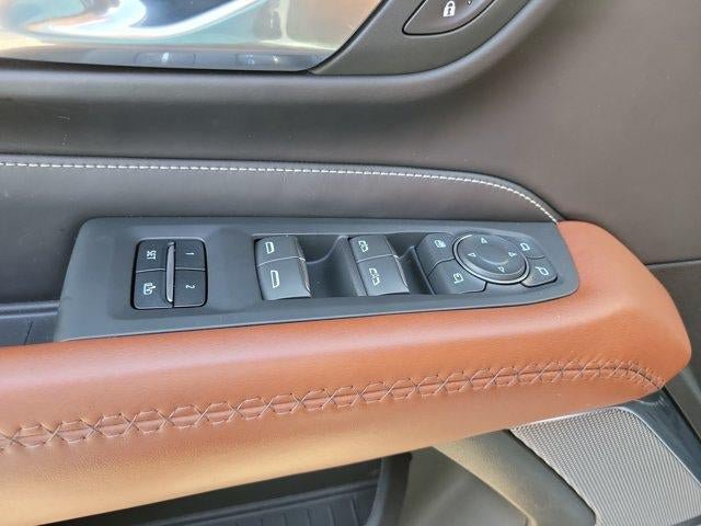 Used 2023 GMC Yukon Denali Ultimate AWD/4WD image 25