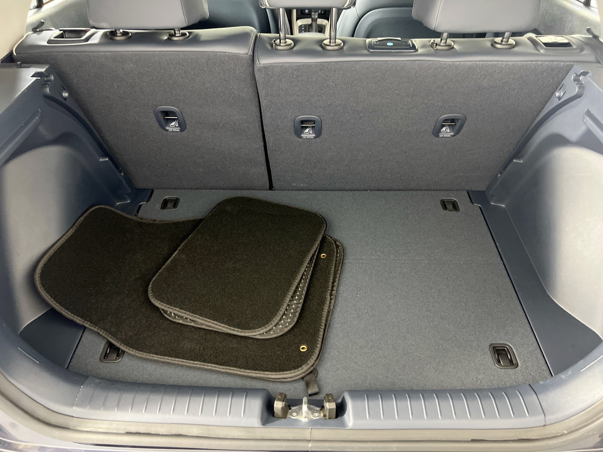 Used 2023 Hyundai Venue Limited FWD image 25