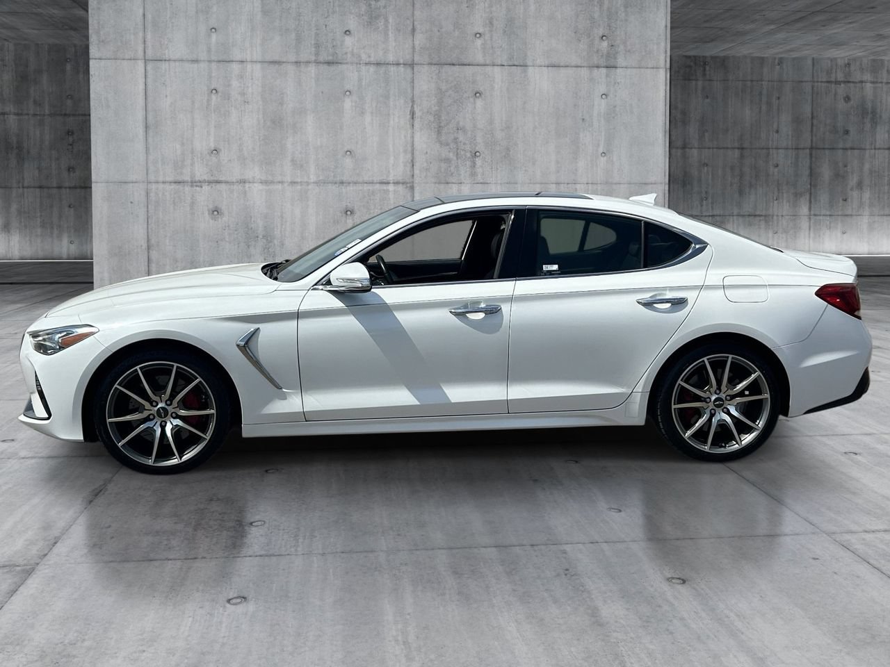 Used 2021 Genesis G70 3.3T RWD image 2