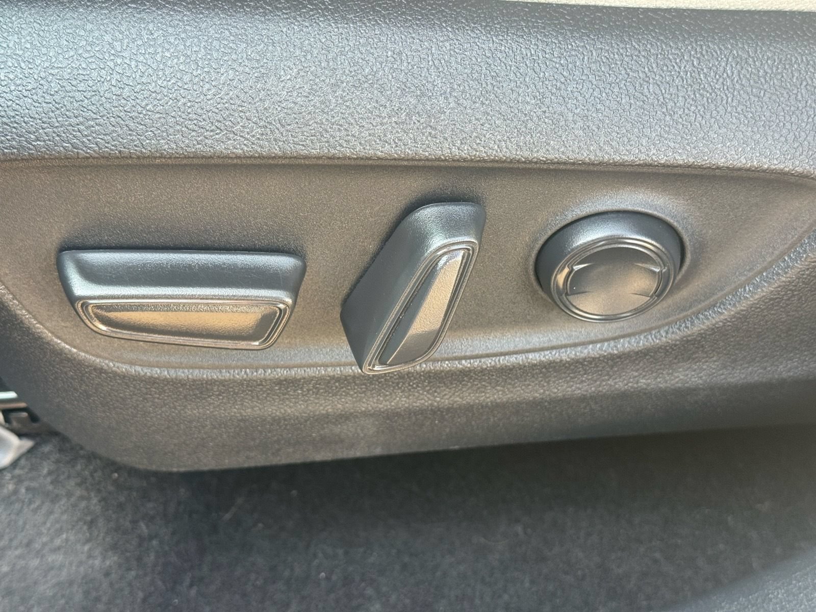 Used 2025 Toyota Grand Highlander AWD image 33