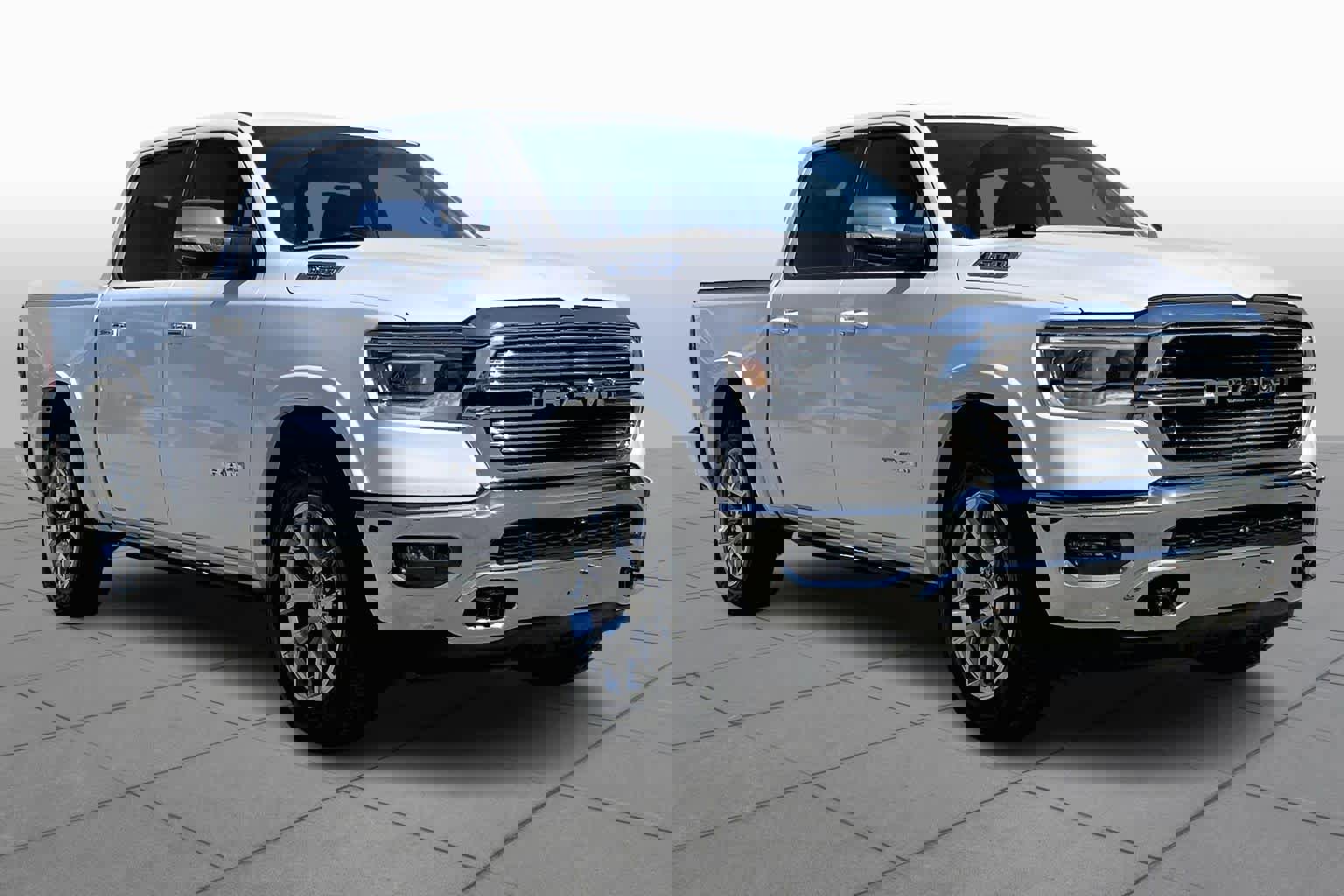 Used 2022 RAM 1500 Laramie AWD/4WD image 3