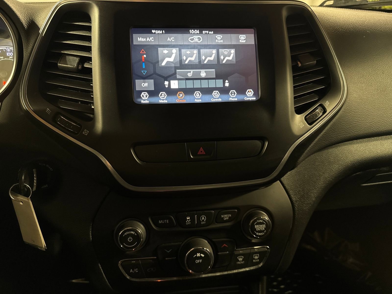 Used 2020 Jeep Cherokee Latitude w/ Cold Weather Group image 22