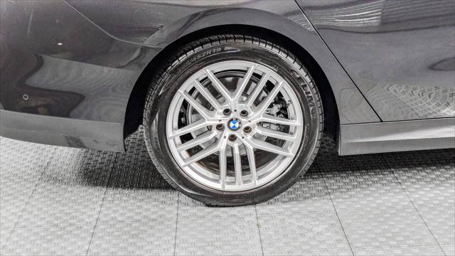 Used 2025 BMW 530i w/ Premium Package RWD image 34