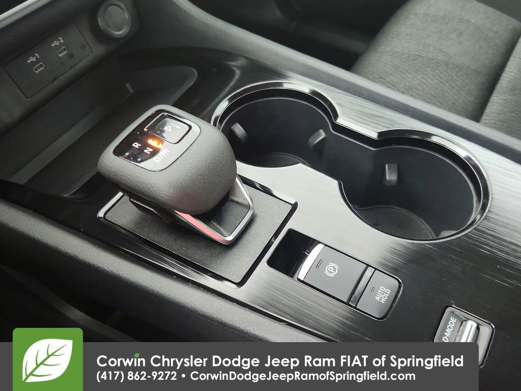 Used 2025 Nissan Rogue SV image 28