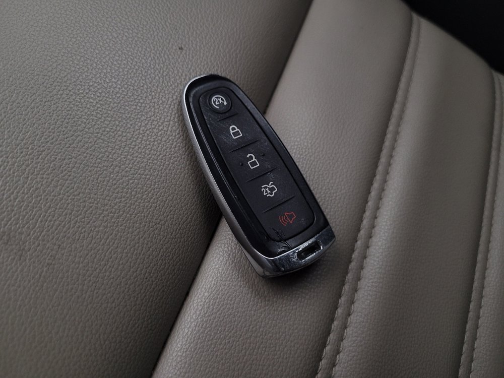 Used 2019 Ford Escape SEL image 32