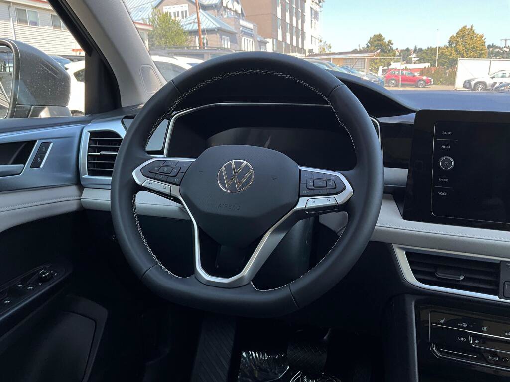New 2026 Volkswagen Taos SE AWD/4WD image 21