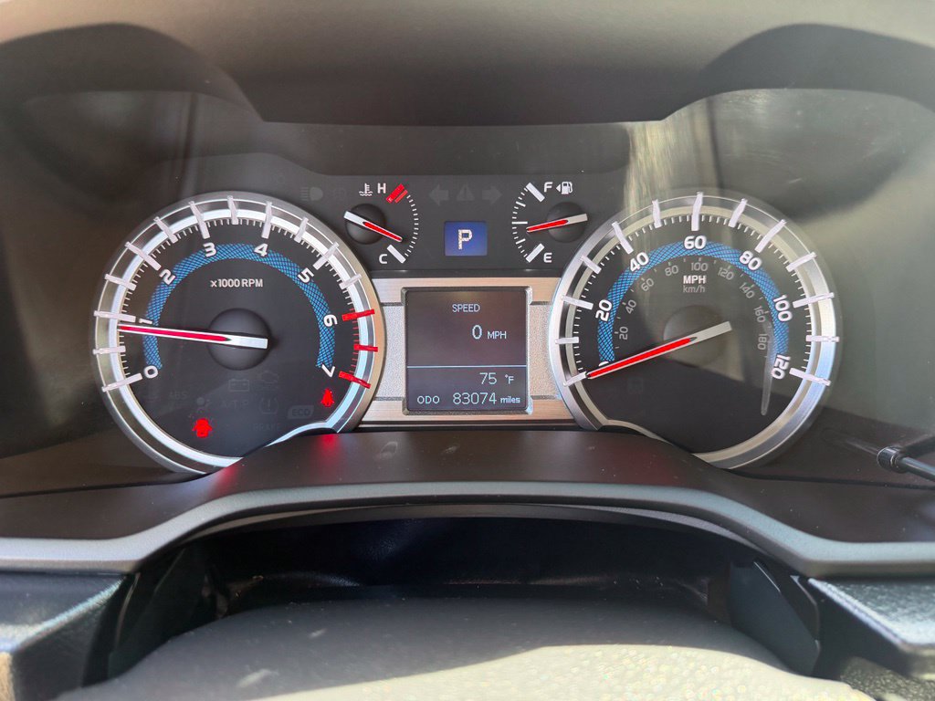 Used 2018 Toyota 4Runner SR5 AWD/4WD image 19