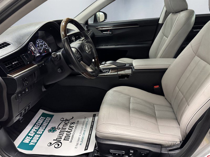 Used 2016 Lexus ES 350 Sedan w/ Luxury Package w/Wood Trim image 15