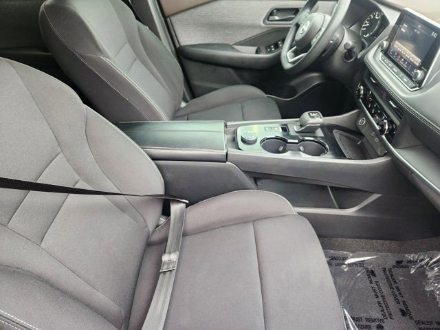 Used 2023 Nissan Rogue S image 19