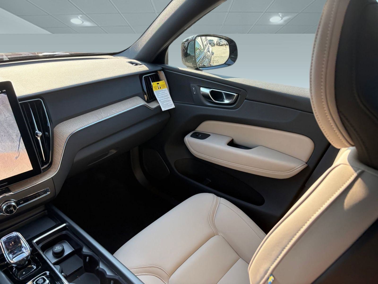 New 2026 Volvo XC60 B5 Plus w/ Climate Package image 24