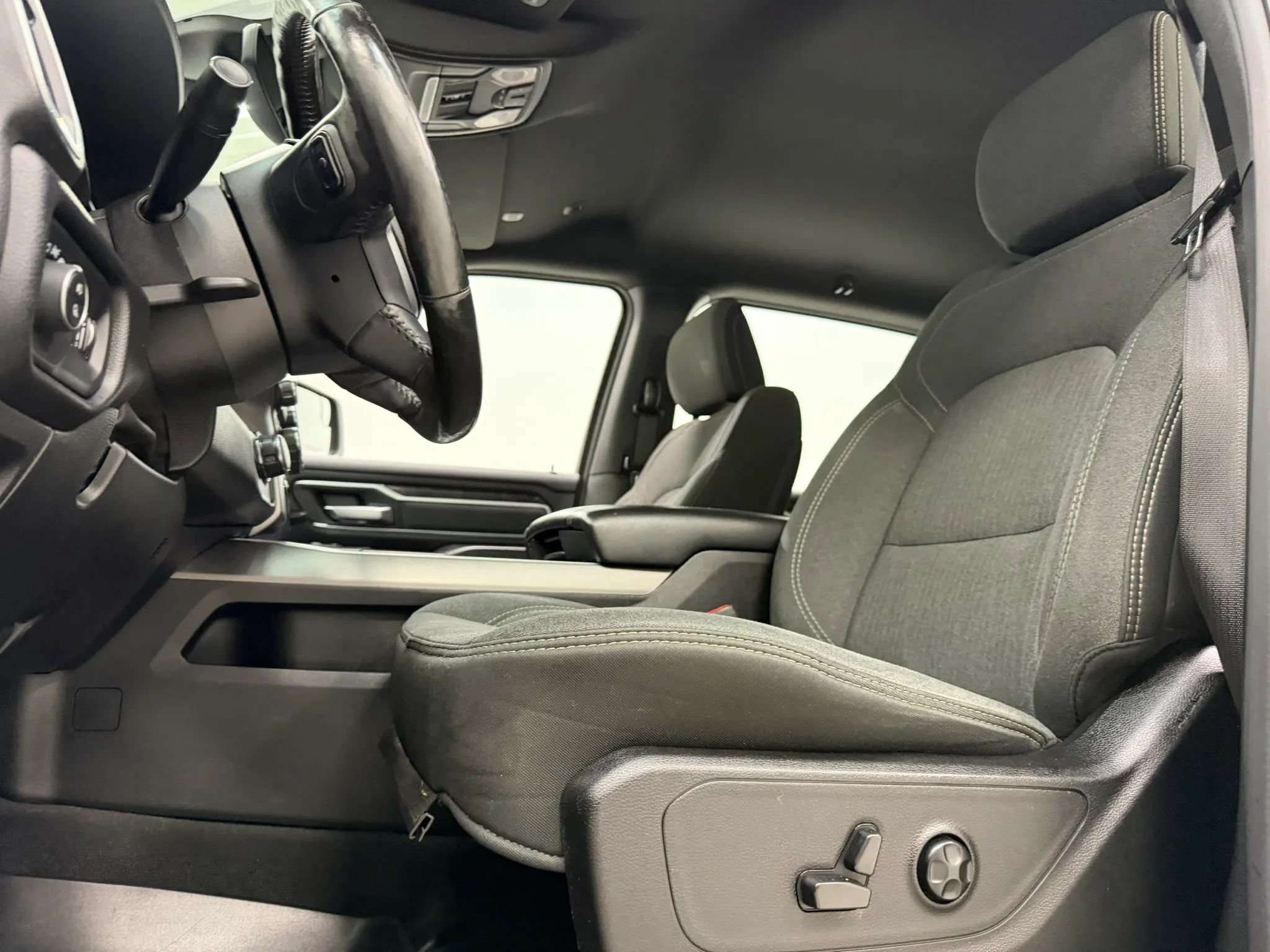 Used 2019 RAM 1500 Big Horn AWD/4WD image 15