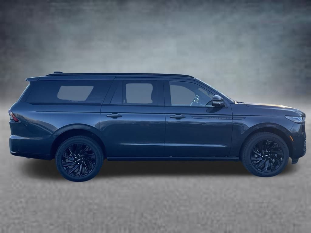 New 2025 Lincoln Navigator L Reserve w/ Jet Appearance Package image 4