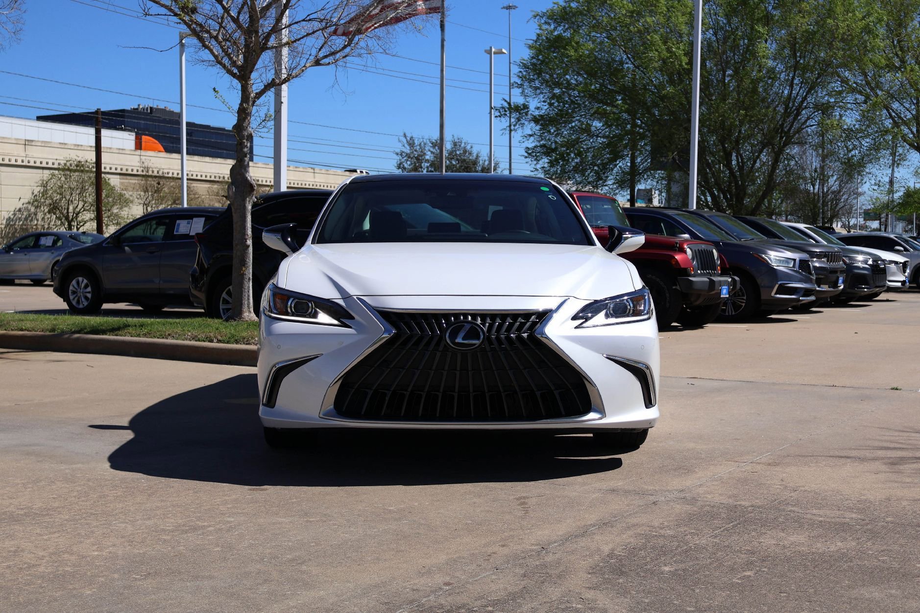 Used 2023 Lexus ES 350 w/ Premium Package image 6