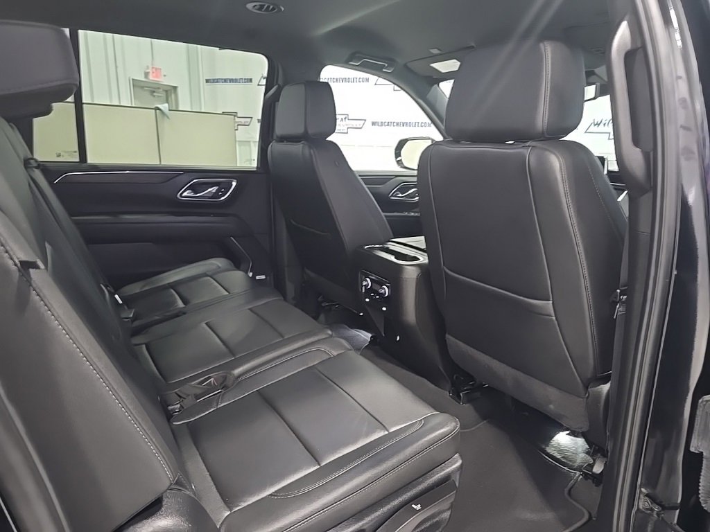 Used 2024 Chevrolet Suburban LT image 27