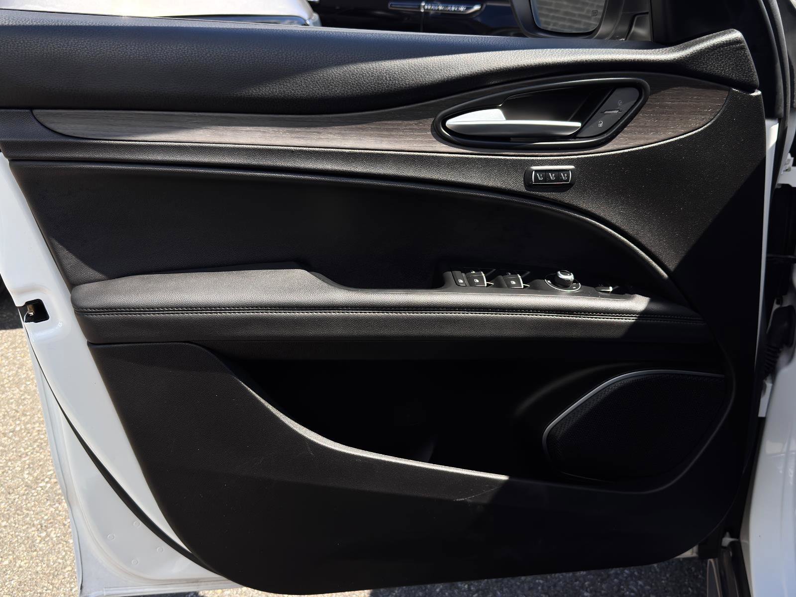 Used 2022 Alfa Romeo Stelvio Ti image 10