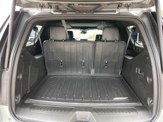 Used 2023 GMC Yukon XL SLT w/ SLT Premium Package image 17
